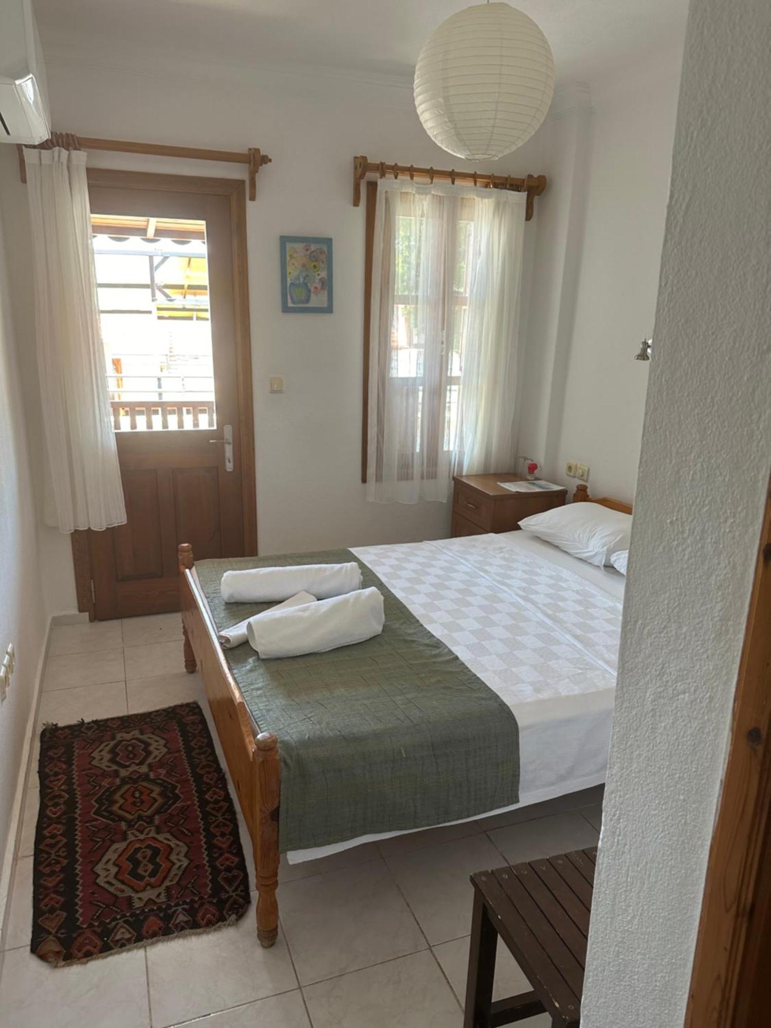 The White House Kalkan Buitenkant foto