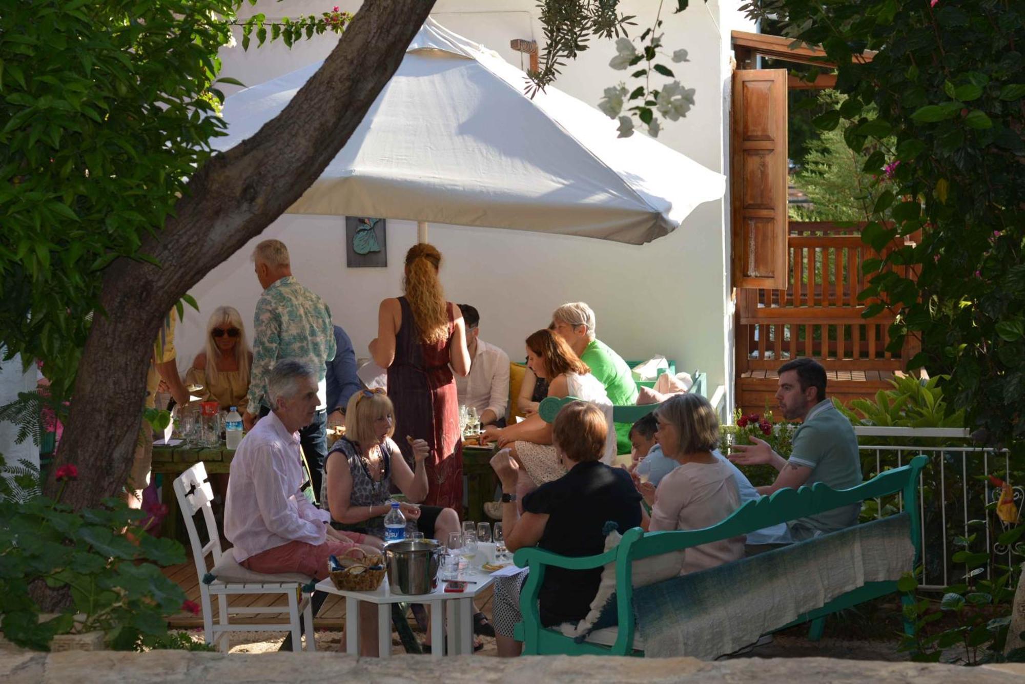 The White House Kalkan Buitenkant foto