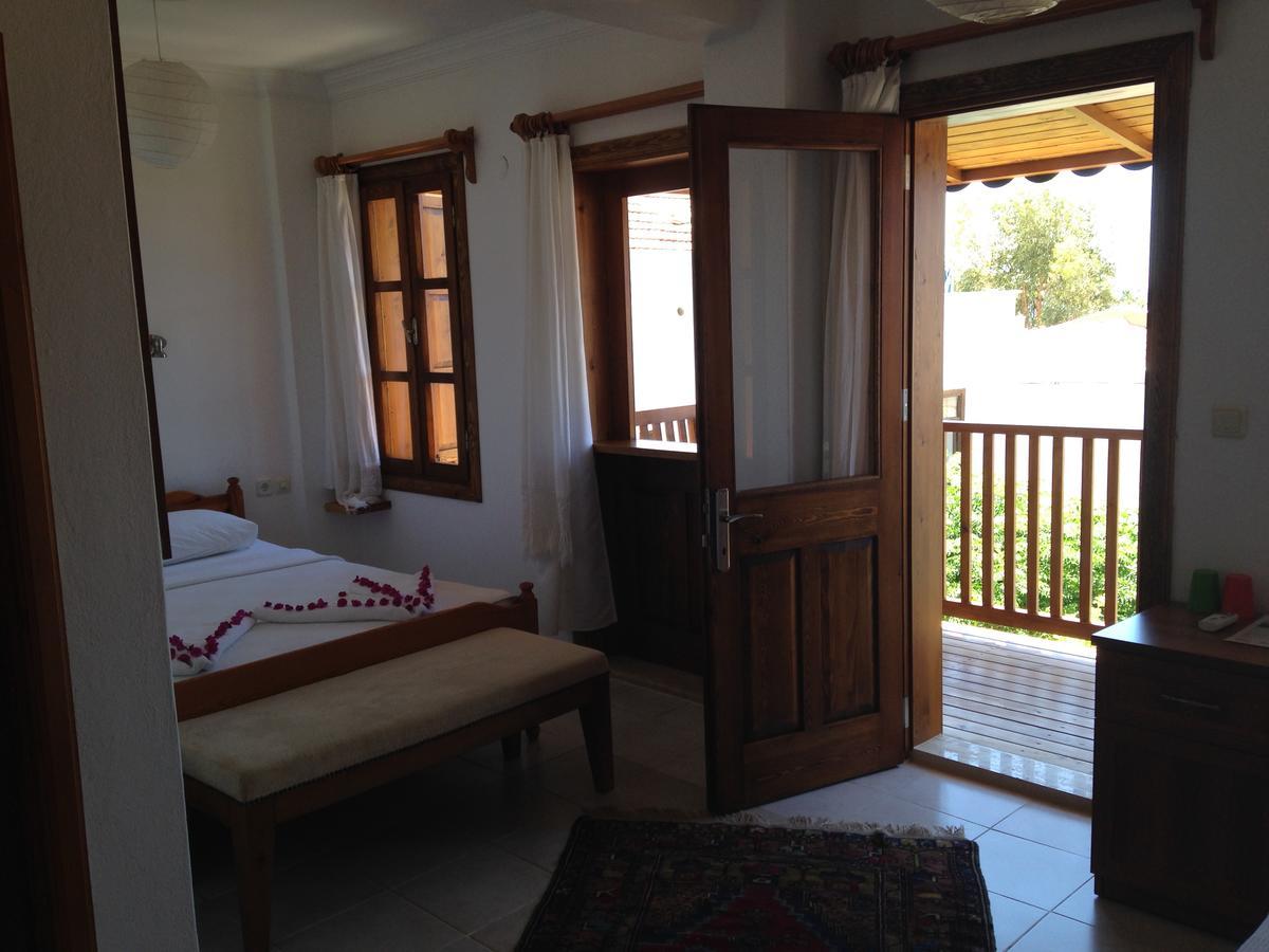 The White House Kalkan Buitenkant foto