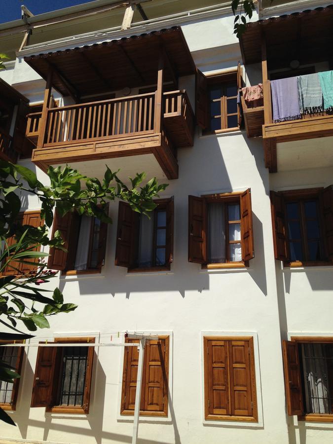 The White House Kalkan Buitenkant foto